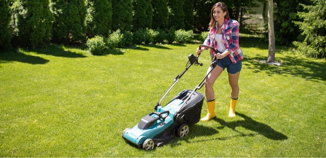 Powered walk-behind lawnmower