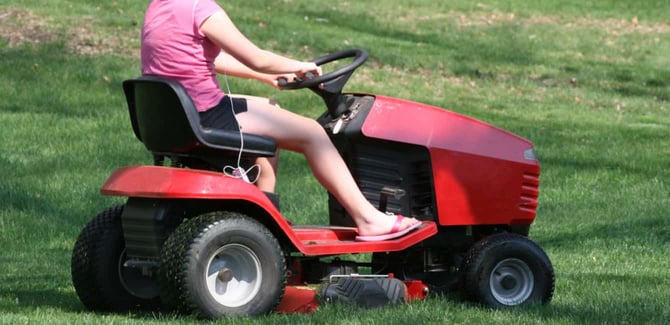 Riding lawnmower