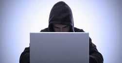 How to Avoid a Financial Scam on Social Media