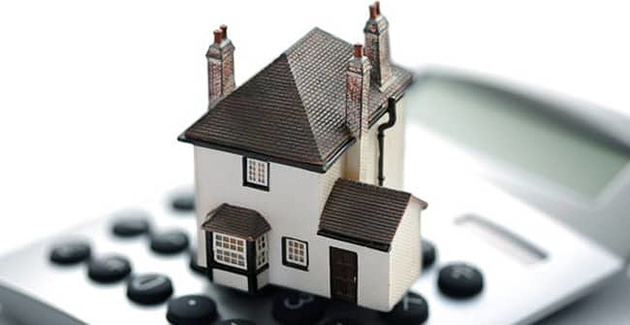 How a Mortgage Helps and Hurts Your Credit Score How a Mortgage Helps and Hurts Your Credit Score
