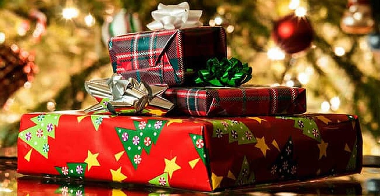 How to Buy the Best Holiday Gifts When You Have Bad Credit How to Buy the Best Holiday Gifts When You Have Bad Credit