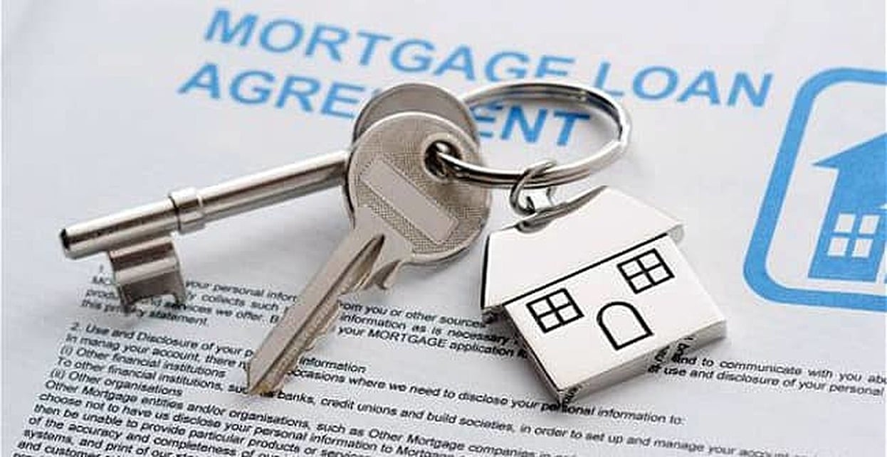 The Difference Between Adjustable and Fixed Rate Mortgages The Difference Between Adjustable and Fixed Rate Mortgages